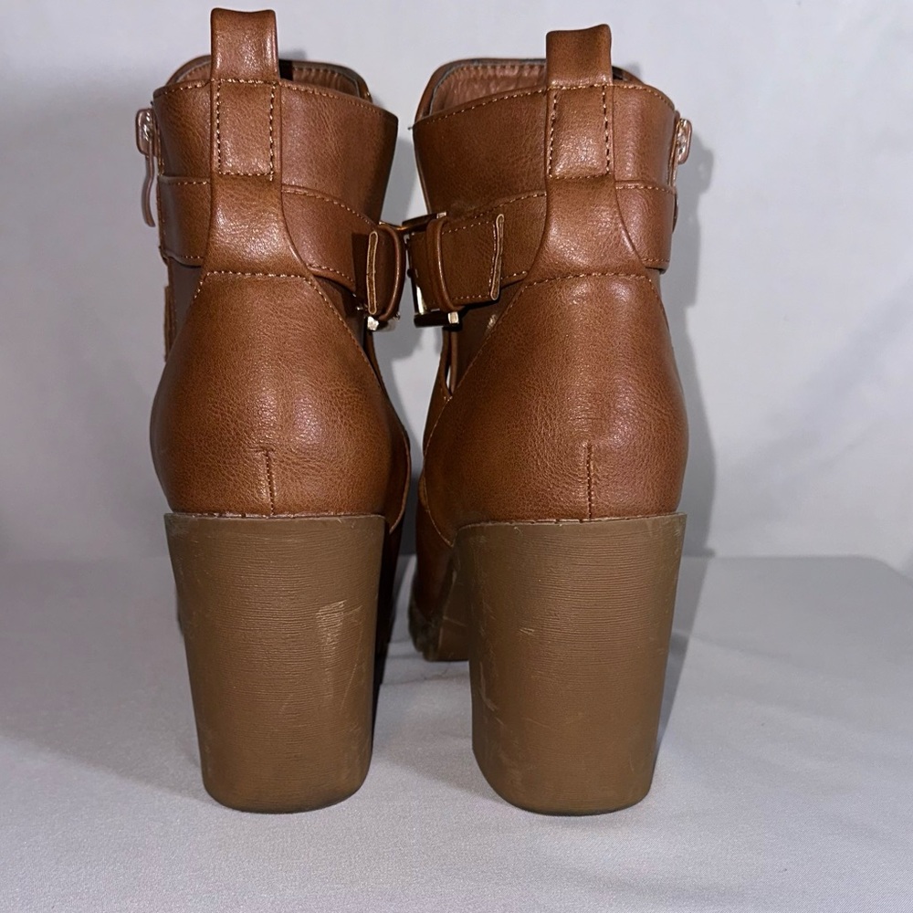 Chunky heel Booties.🥾 - Picture 5 of 7